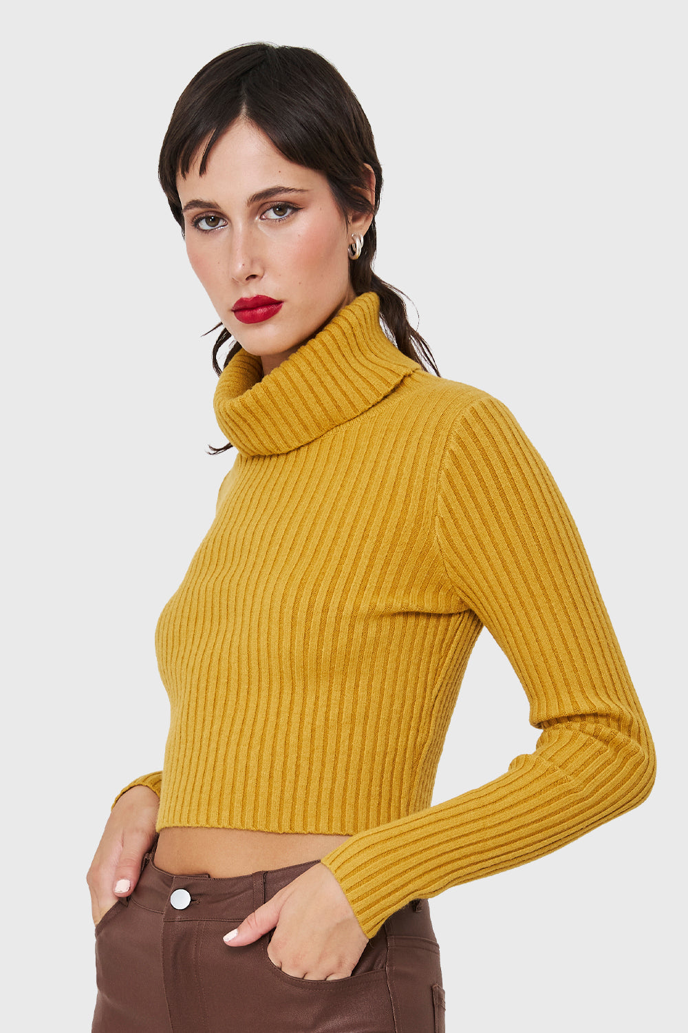 Sweater Crop Cuello Tortuga Mostaza