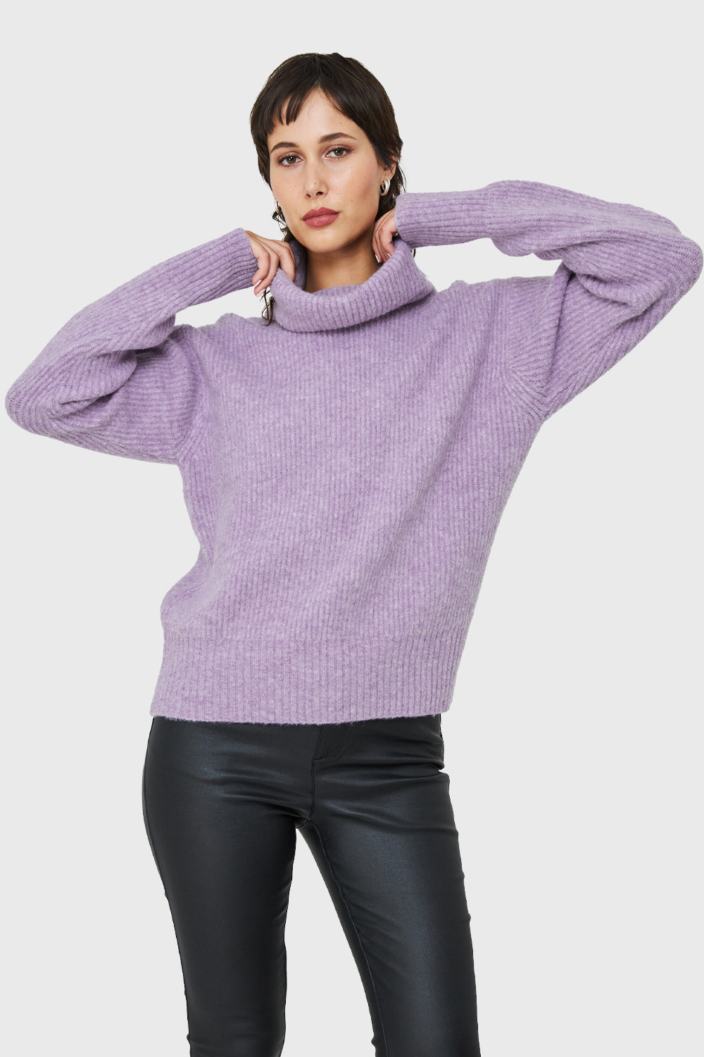 Sweater Acanalado Cuello Alto Lila