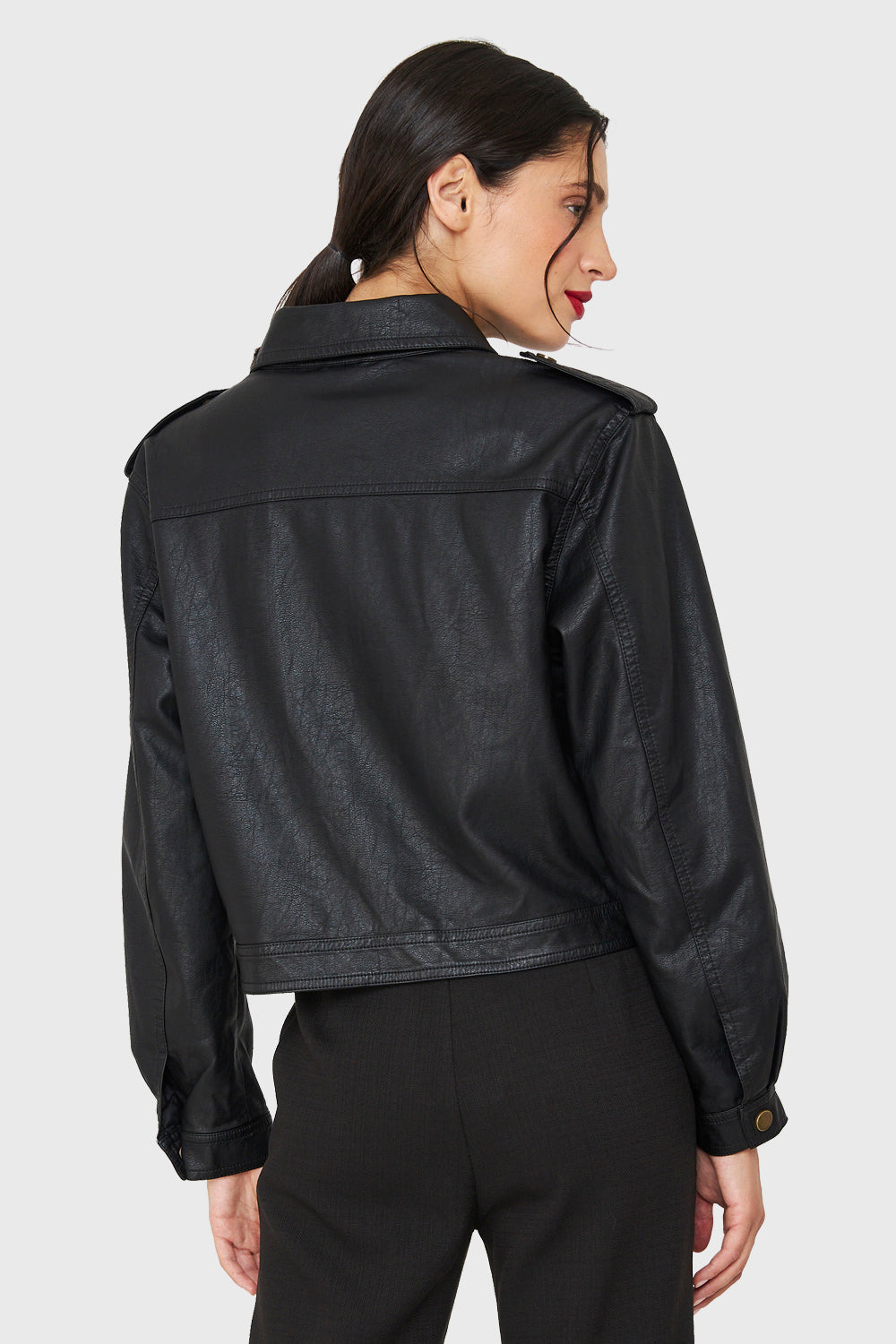 Chaqueta Cuello Camisero Ecocuero Negro