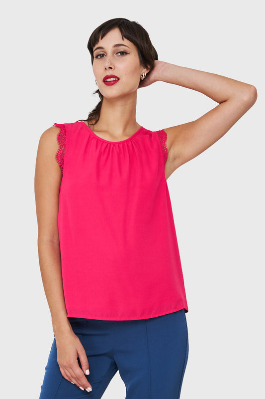 Blusa Encaje Hombros Fucsia