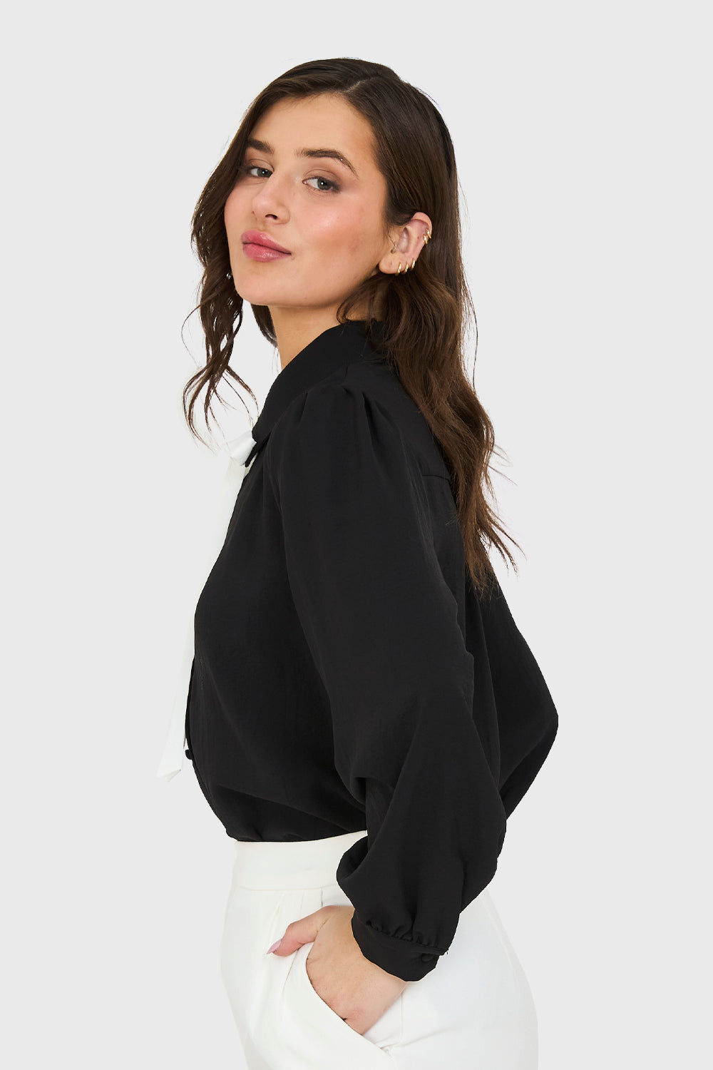 Blusa Con Lazo Desmontable Negro