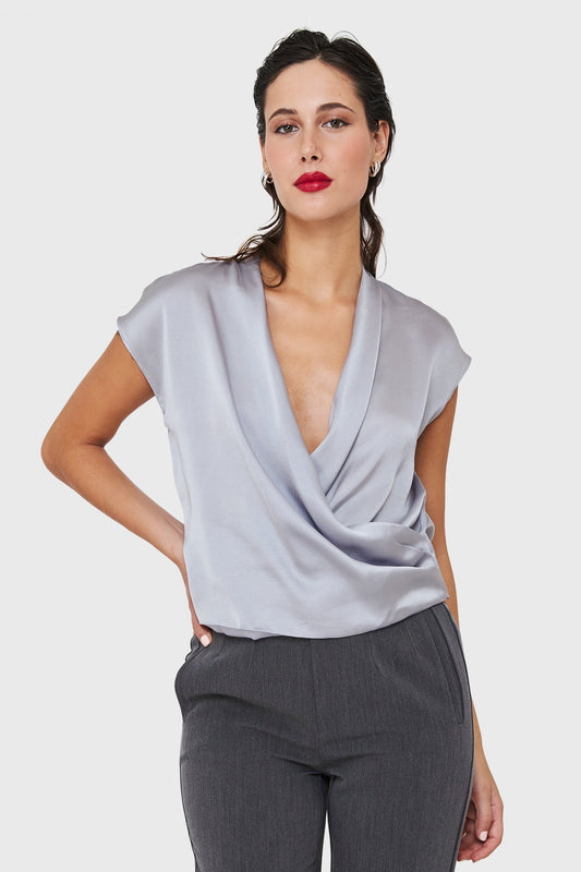 Blusa Efecto Cruzado Tipo Satín Gris