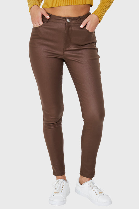 Calza Elasticada Skinny Tipo Encerada Café