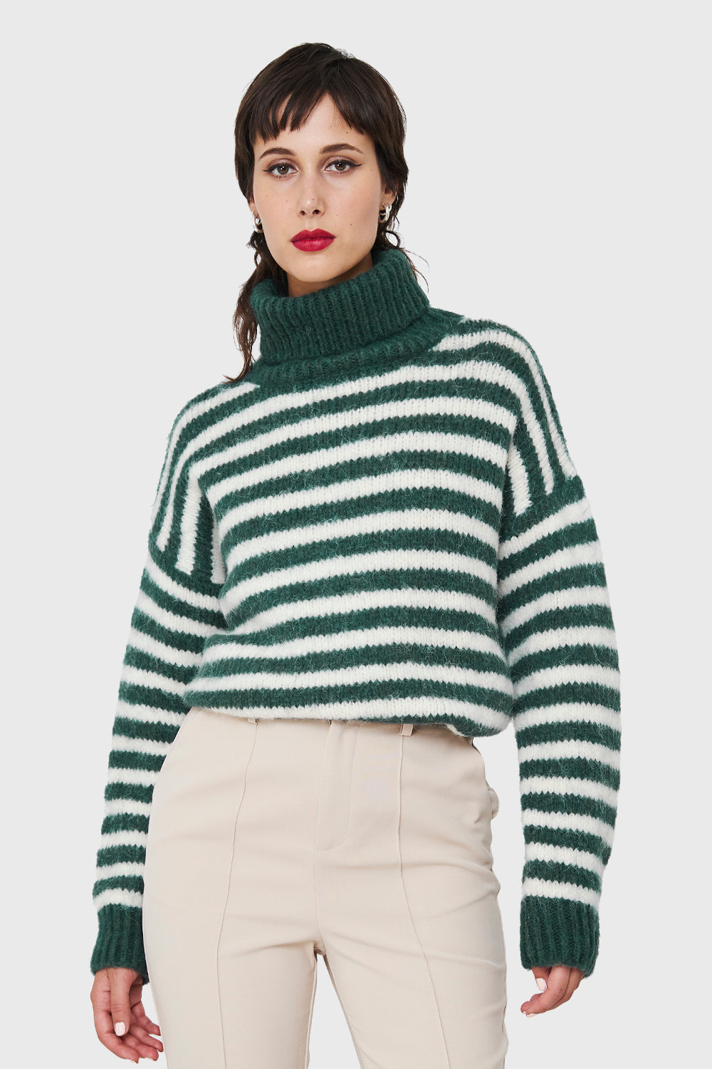 Sweater Holgado Rayado Cuello Alto Verde