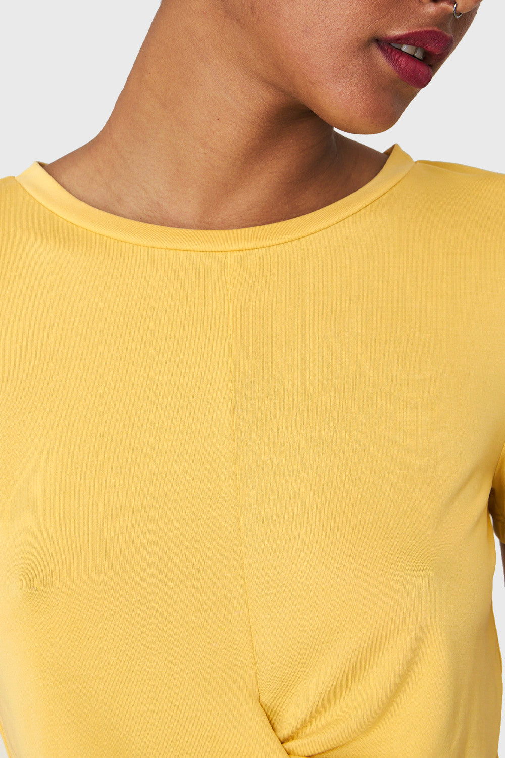 Polera Crop Nudo Amarillo