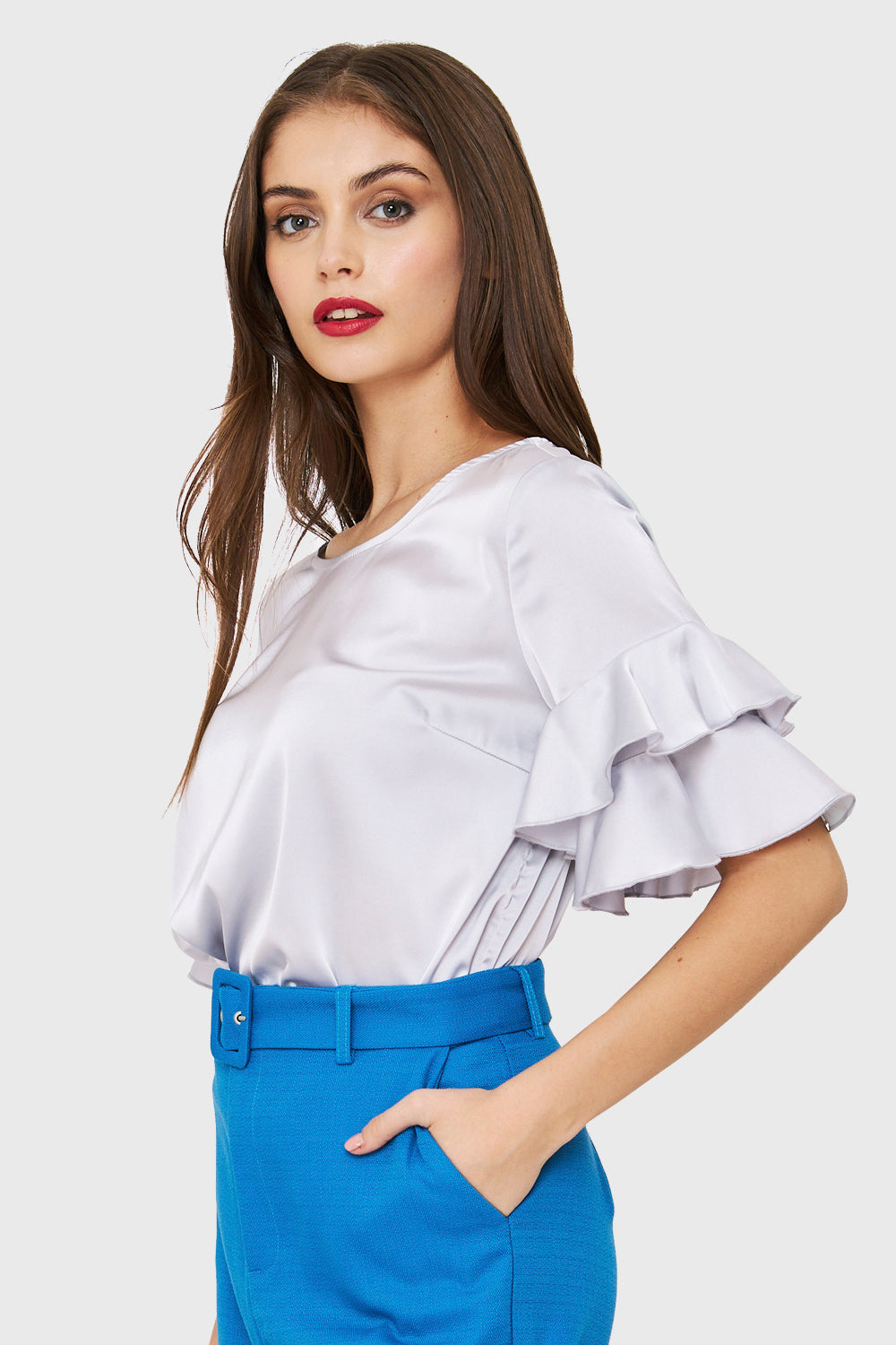 Blusa Tipo Satín Vuelos Gris