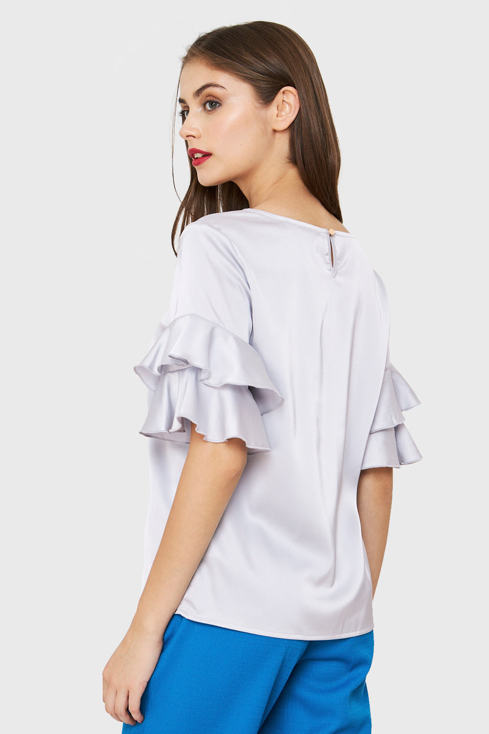 Blusa Tipo Satín Vuelos Gris