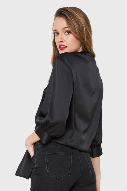 Blusa Tipo Satín Nudo Negro