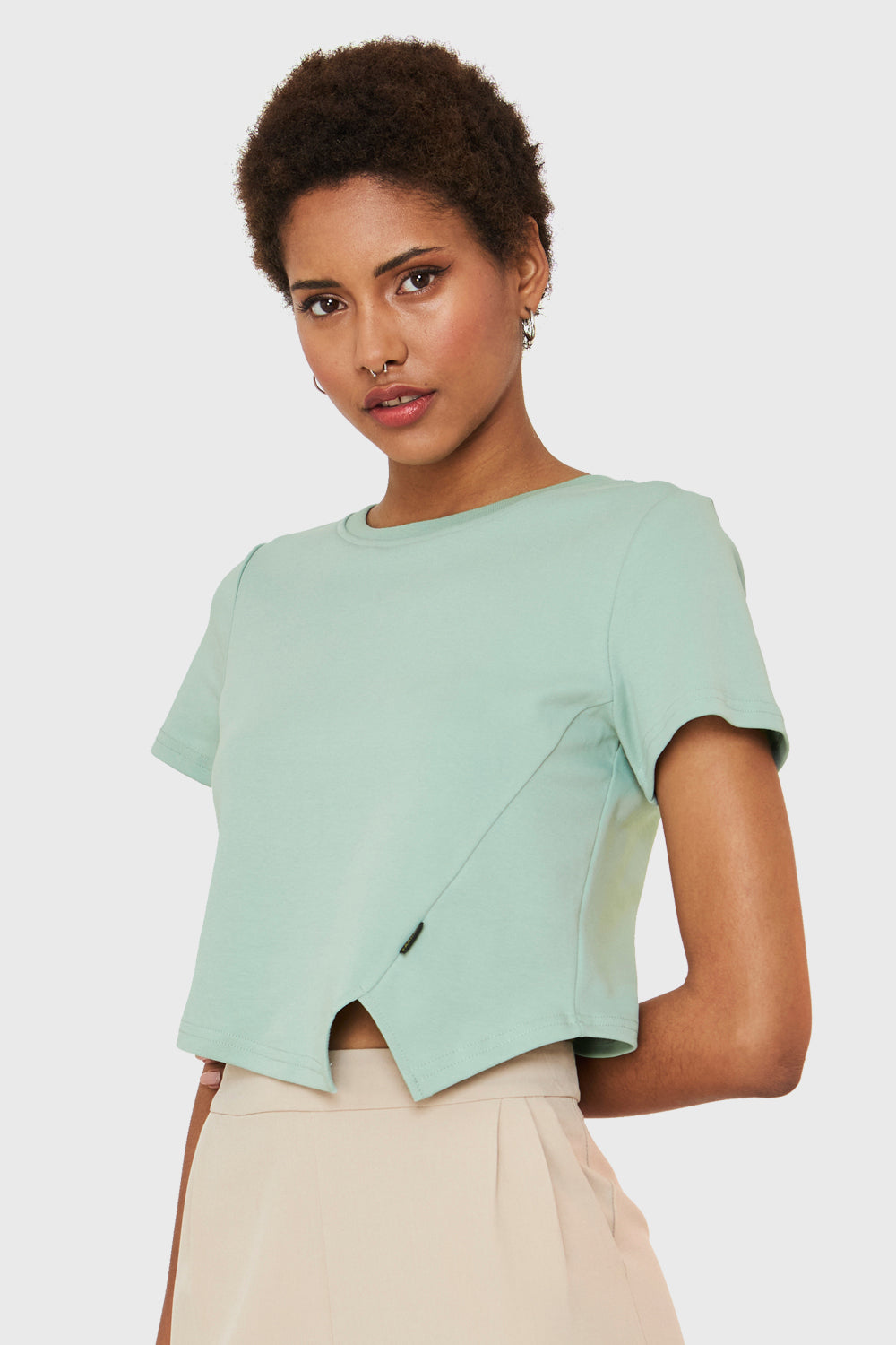 Polera Crop Etiqueta Fashion Verde Claro